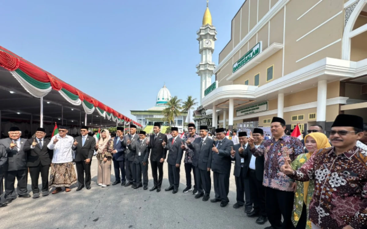 Thumbnail Berita - Hadiri Undangan 1 Abad Gontor, Rektor UIN Malang Prof. Ilfi Perkuat Sinergi dan Akses Pendidikan Tinggi bagi Santri