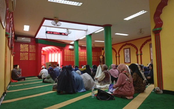 Thumbnail Berita - Tarawih di Masjid Lautze, Imam Estafet Para Mualaf Tionghoa