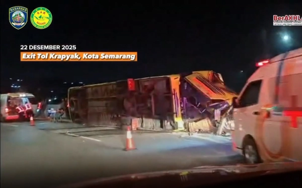 Thumbnail Berita - Kecelakaan Bus Cahaya Trans di Exit Tol Krapyak Semarang, Belasan Tewas, Begini Kronologinya