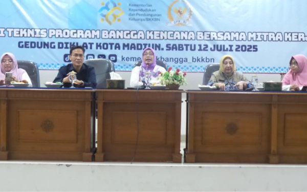 Thumbnail Berita - BKKBN Jatim Terus Dorong Penurunan Stunting Lewat Konsultasi Online