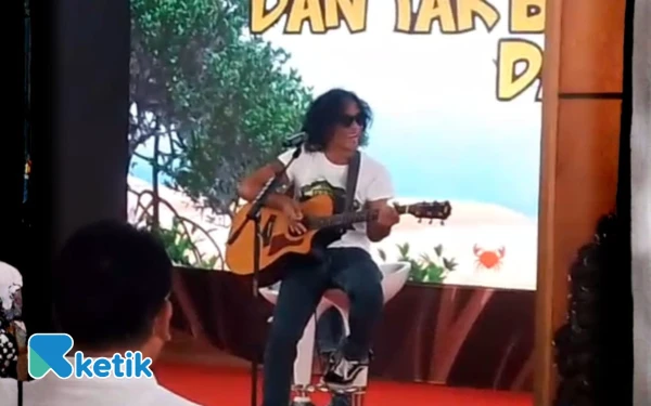 Thumbnail Berita - Kaka Slank Ramaikan Festival Mangrove Jawa Timur ke-9 di Pacitan