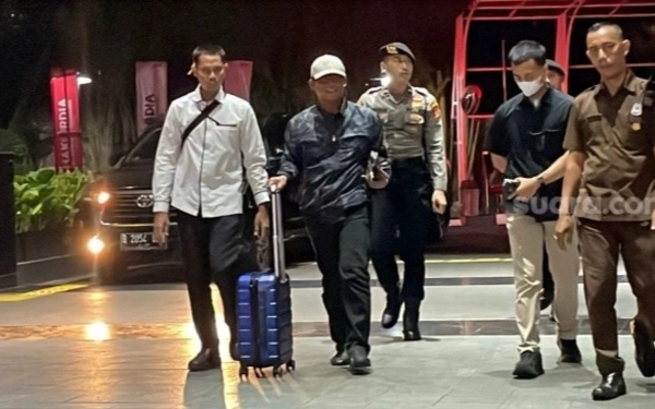 Thumbnail Berita - Usai Pimpin Upacara Hari Antikorupsi, Bupati Lampung Tengah Terjaring OTT KPK karena Dugaan Suap