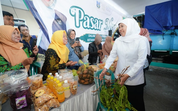 Thumbnail Berita - Pasar Murah! Sudah 118 Kali Digelar, Ikhtiar Khofifah Stabilkan Harga