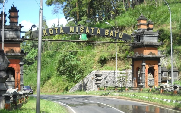 Thumbnail Berita - Sejarah Kota Batu: Berawal dari Tempat Healing Raja Mataram Kuno Abad Ke-10 hingga Jadi 'Swiss Kecil' di Jawa