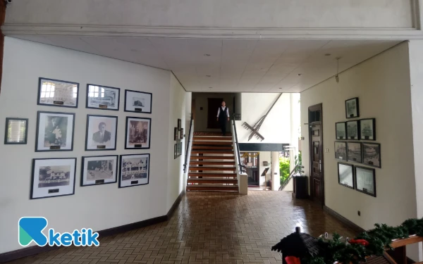 Thumbnail Bangunan lama El Hotel Kartika Wijaya yang dilestarikan sebagai cagar budaya di Kota Batu. (Foto: Aliyah/Ketik.com)