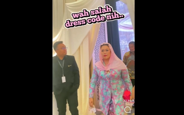 Thumbnail Berita - Ups..!! Yenny Wahid "Saltum" di Nikahan Luna Maya, Lihat Respons Tak Terduga Sang Pengantin