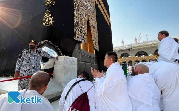 Thumbnail Berita - Hore! Sekarang Bisa Umrah Mandiri Tanpa Perlu Bayar Mahal ke Travel, Ini Caranya