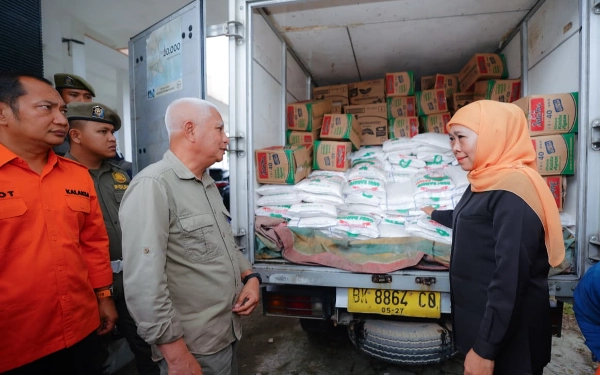 Mendagri Sebut Khofifah Gubernur Pertama Bantu Korban Bencana! Jatim Kirim Rp5 Miliar, Jadi Contoh Kepala Daerah Lain