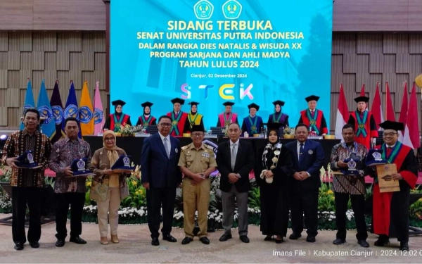 Thumbnail Universitas Putra Indonesia (UNPI) Cianjur menggelar wisuda di Hotel Le Eminence Puncak Cipanas, 4 Desember 2024. (Foto: UNPI Cianjur)