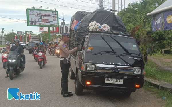 Thumbnail Berita - Nekat Terobos Lampu Merah, Pelanggar Ditilang Sat Lantas Polres Abdya