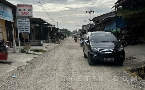 Thumbnail Berita - Timbulkan Debu, Pembangunan Jalan Antardesa di Babahrot Dikeluhkan Warga