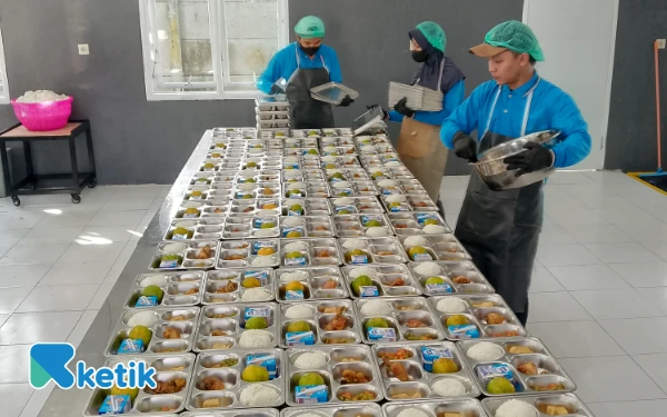 Thumbnail Berita - Hanya 1 Dapur Kantongi SLHS, Anggota DPRD Kabupaten Malang Minta MBG Setop Sementara
