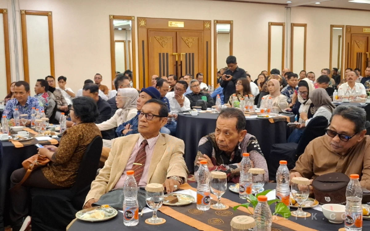 Foto Sederet advokat senior hadir dalam acara 