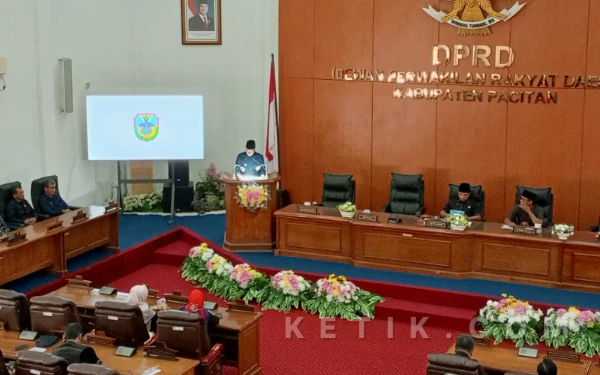 Thumbnail Berita - Ekonomi Pacitan Tumbuh 6,35 Persen, Bupati Sampaikan LKPJ 2025 ke DPRD