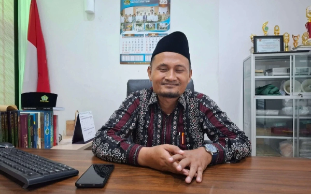 Thumbnail Berita - Haji Termuda Asal Sumenep Masih 16 Tahun, Berangkat Gantikan Almarhum Ibu