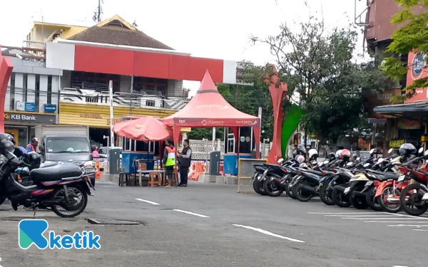 Thumbnail Berita - Terungkap! Skema Uji Coba Portal Parkir di Jalan Umum Alun-alun Kota Batu Dinilai Menyusahkan