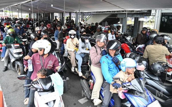 Thumbnail Berita - Arus Balik Pelabuhan Ketapang Meningkat, 16 Buffer Zone Disiapkan Antisipasi Puncak 26–29 Maret