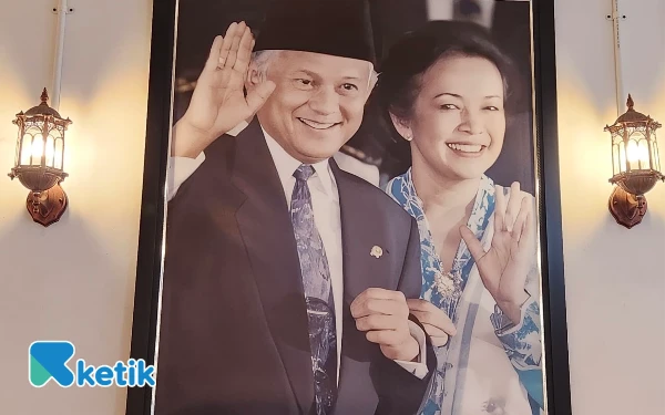Thumbnail Menyapa! Presiden Habibie Bersama Ibu Ainun Habibie