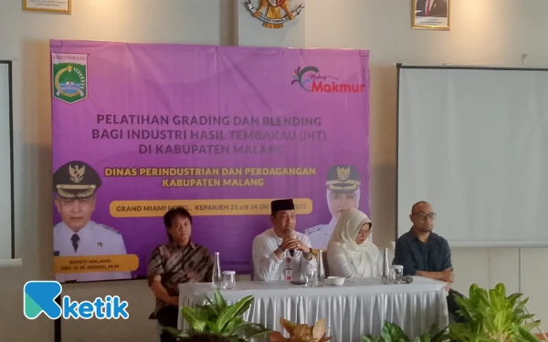 Thumbnail Berita - Disperindag Kabupaten Malang Gunakan DBHCHT untuk Gelar Pelatihan Grading dan Blending