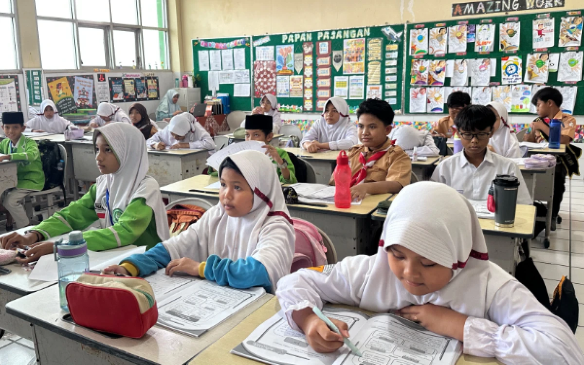 Thumbnail Berita - SD Al Muslim Waru dan MI Al Muslim Lamongan Perkuat Kolaborasi Pendidikan