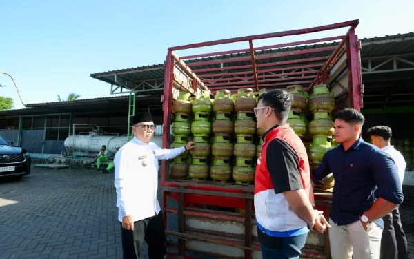Thumbnail Berita - Cegah Kelangkaan Elpiji, Wabup Banyuwangi Sidak Agen dan Pangkalan