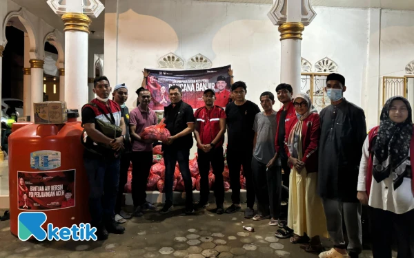 Thumbnail Berita - PDI Perjuangan Aceh Salurkan Bantuan Tandon Air untuk Korban Banjir Pidie Jaya