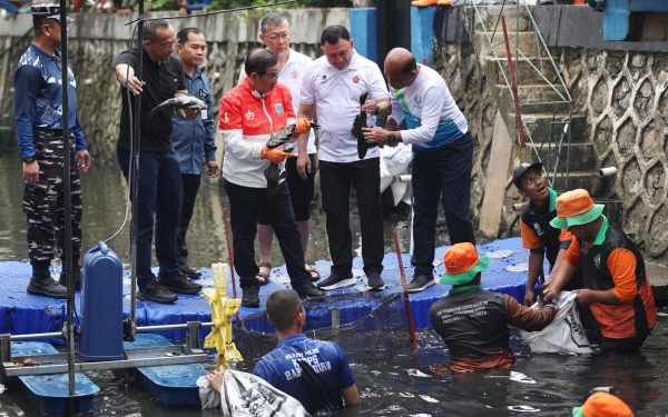 Thumbnail Berita - Operasi Besar Serentak, Nyaris 7 Ton Ikan Sapu-Sapu Dimusnahkan Pemprov DKI Jakarta