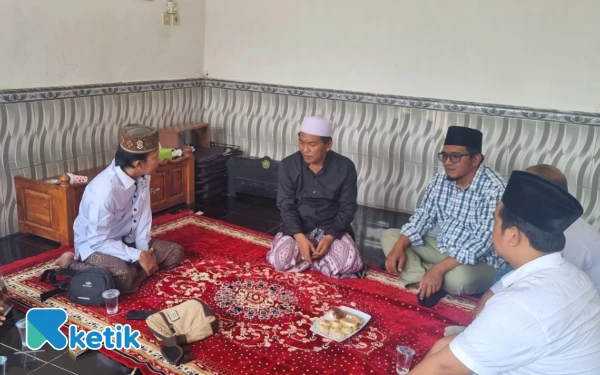 Thumbnail Berita - Kunjungi Ponpes Syekh Abdul Qodir Jaelani, Tim Nasim Khan Indonesia Beri Bantuan dan Dukungan Moral