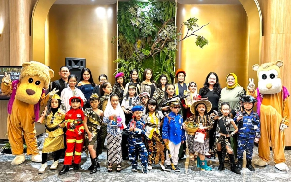 Thumbnail Berita - Kids Fashion Show "Little Heroes" di Mercure Surabaya Grand Mirama, Tanamkan Nilai Kepahlawanan Sejak Dini