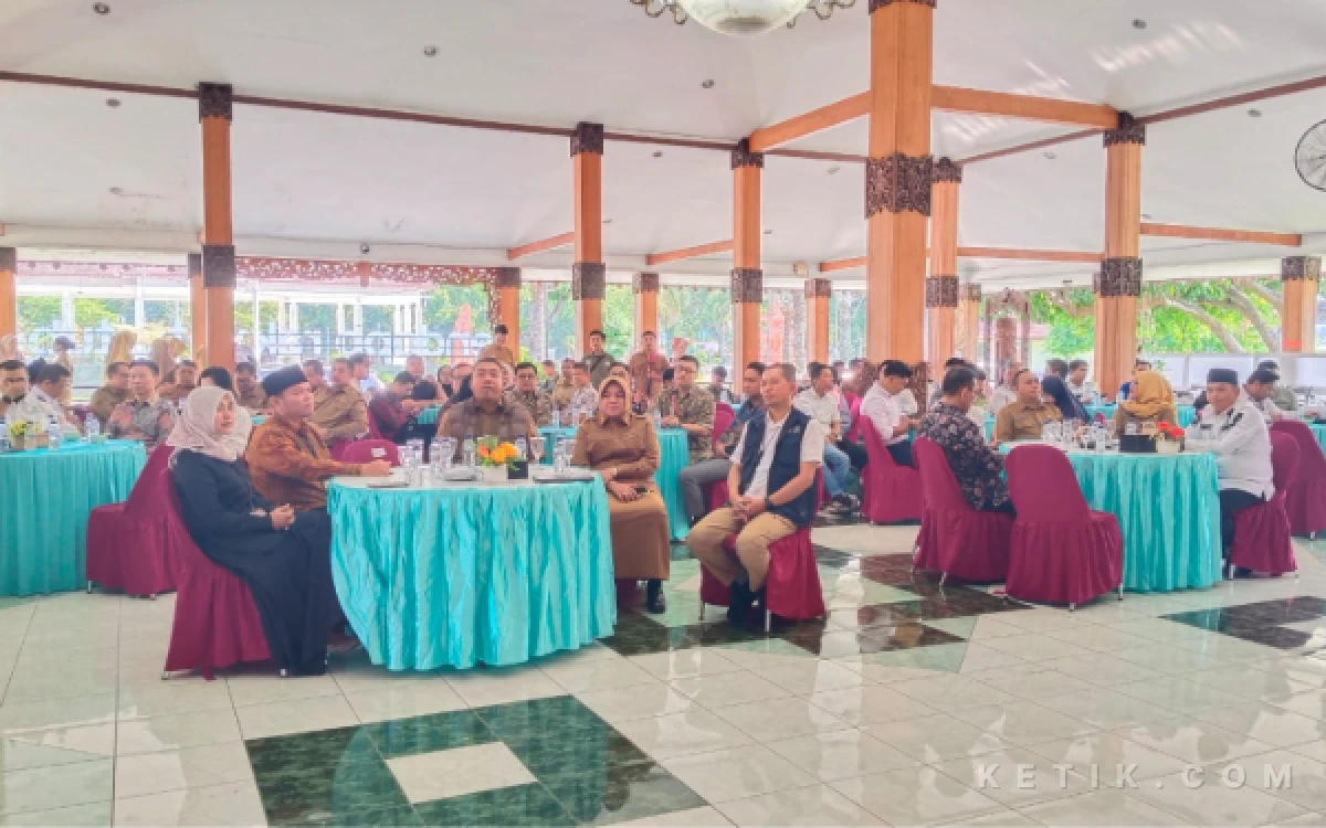 Thumbnail Berita - Perkuat Sinergi, Bupati dan Wabup Situbondo Gelar Halalbihalal Bersama Pengusaha