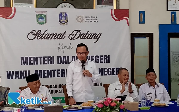 Thumbnail Berita - Didampingi Bupati Malang, Wamendagri Tinjau Pembentukan Kopdes Merah Putih di Tajinan