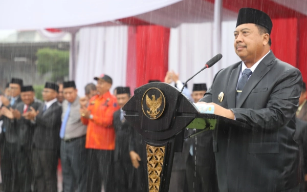 Thumbnail Berita - Hujan-Hujan, Bupati Jombang Warsubi Angkat 4.101 Pegawai Non-ASN Pemkab Jadi PPPK Paruh Waktu