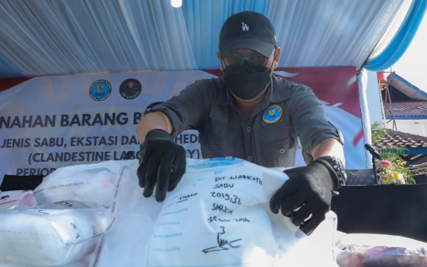 Thumbnail Berita - Ini Kronologi 9 Kasus Narkotika yang Diungkap BNN di Bandara hingga Bali