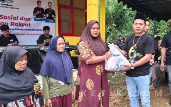 Thumbnail Berita - Enam Tahun Mengabdi, KSB Kalikuning Pacitan Rayakan HUT dengan Berbagi Sembako-Hiburan Rakyat