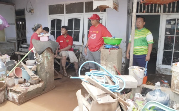 Thumbnail Berita - Dua Warga Dilaporkan Hilang Akibat Banjir, Bupati Situbondo Naikkan Level Jadi Tanggap Darurat