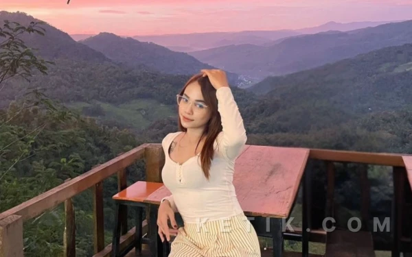 Mau Nongkrong di Pacitan? Coba Naik ke Pasar Geneng Klesem, View Perbukitannya Bikin Betah