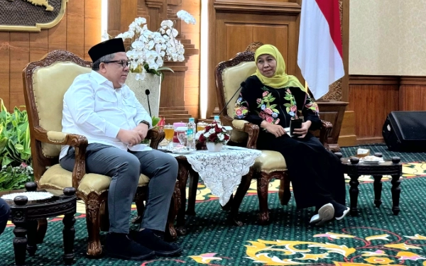 Thumbnail Berita - Ke Grahadi, Fahri Hamzah Puji Kinerja Khofifah Hingga Nostalgia Jubir MPR '98