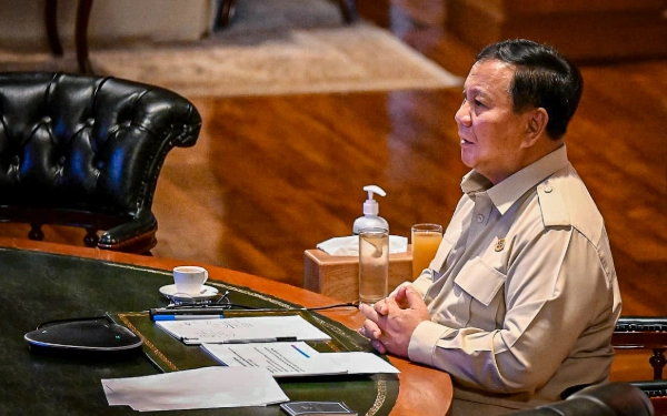 Thumbnail Berita - Gelar Rapat Terbatas, Presiden Prabowo Bahas Situasi Ekonomi Global