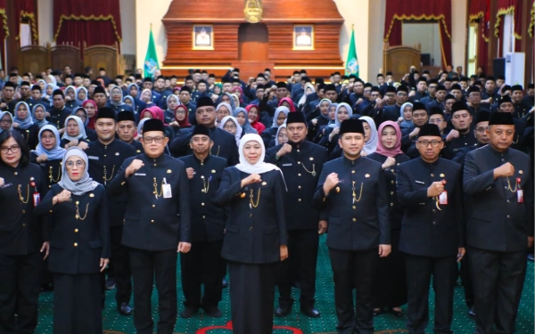 Thumbnail Berita - Transformasi Digital di Birokrasi adalah "Way of Life", Jangan Hanya Jadi Mimpi Khofifah Semata! Ini Kata ASN dan Pesan Pakar