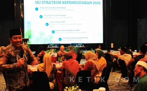 Thumbnail Berita - Anggota DPRD Sidoarjo Ingatkan soal Nikah Dini: Mau Bangun Rumah Tangga atau Rumah Duka