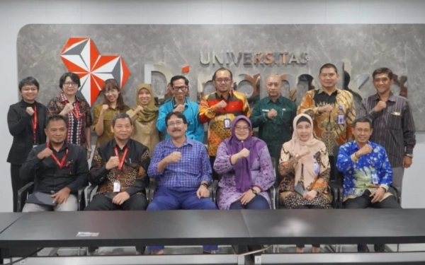 Thumbnail Berita - Kominfo Jatim Gandeng Universitas Dinamika Tingkatkan Kompetensi SDM Digital