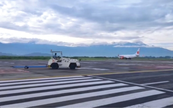 Thumbnail Berita - Erupsi Gunung Semeru Tak Ganggu Penerbangan Bandara Abd Saleh Malang