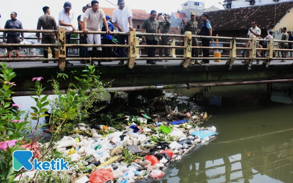 Thumbnail Berita - Banjir di Sidoarjo, Warga Banjarpoh dan Lemah Putro Bersyukur Dapat Solusi dari Bupati Subandi