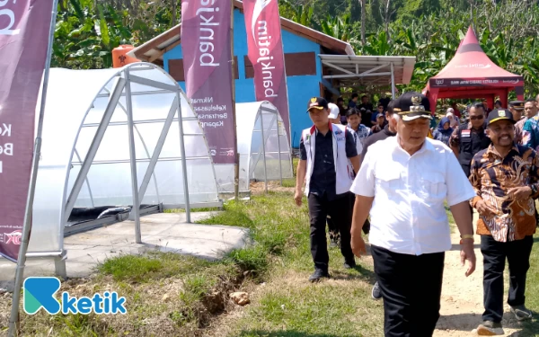 Thumbnail Berita - Tindaklanjuti Arahan Wamenkop, Bupati Malang Siapkan Modangan Jadi Industri Garam Rakyat