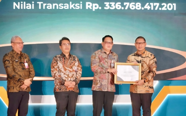 Thumbnail Berita - Dindik Jatim Borong 2 Penghargaan E-Purchasing Award 2025! Jadi Bukti Transparansi Anggaran Bikin Salut