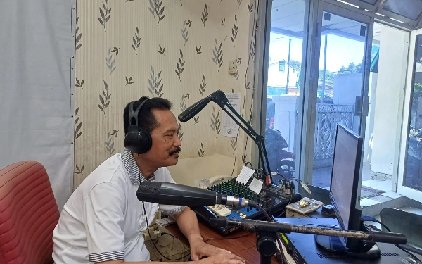 Melongok Aktivitas Radio Rahmat yang Mempopulerkan 'Salawat Gus Dur'