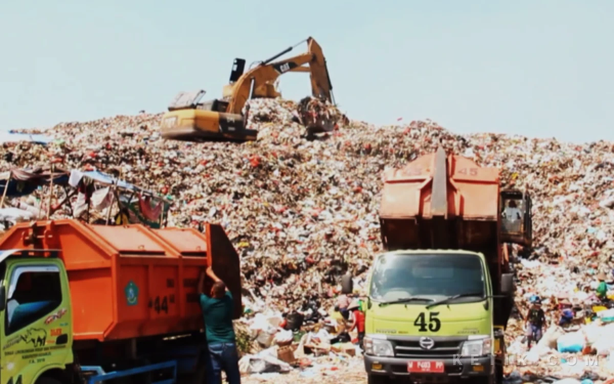 Thumbnail Berita - Anggaran BBM Truk Sampah TPA Sampah Jabon Terancam Habis, Terimbas Perang AS vs Iran