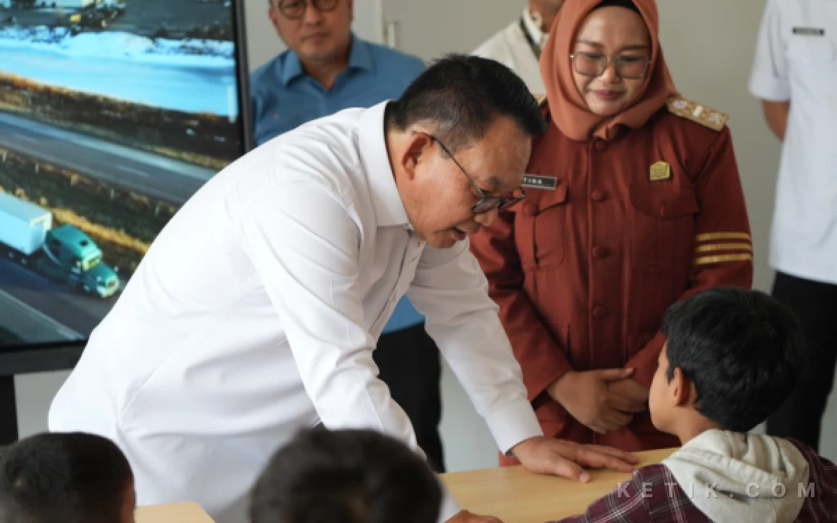 Thumbnail Berita - Kepala Staf Kepresidenan Resmi Buka MPLS Sekolah Rakyat Terintegrasi 4 Kabupaten Bandung