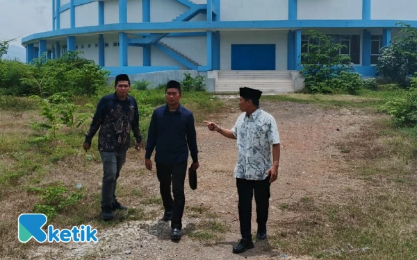 Thumbnail Berita - Direktur LBH Mitra Santri Situbondo Minta Pihak Terkait Memperhatikan Pembangunan GOR yang Terbengkalai