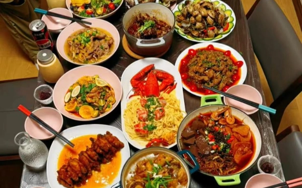 Thumbnail Berita - Jangan Dibuang! Ini Trik Sulap Sisa Makanan Pesta Tahun Baru Jadi Menu Sarapan Mewah ala Kafe